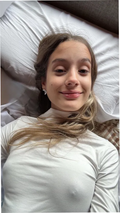 18F i thought it was cute then immediately got shy Thumbnail