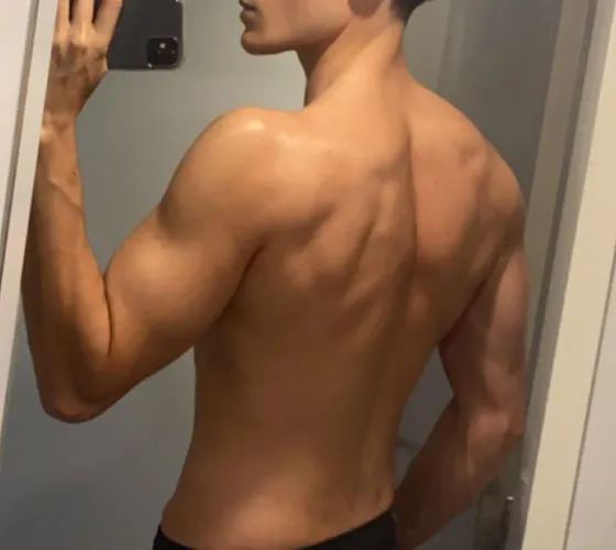 20m hung fit tall looking to please ur wife xo 😈 Thumbnail