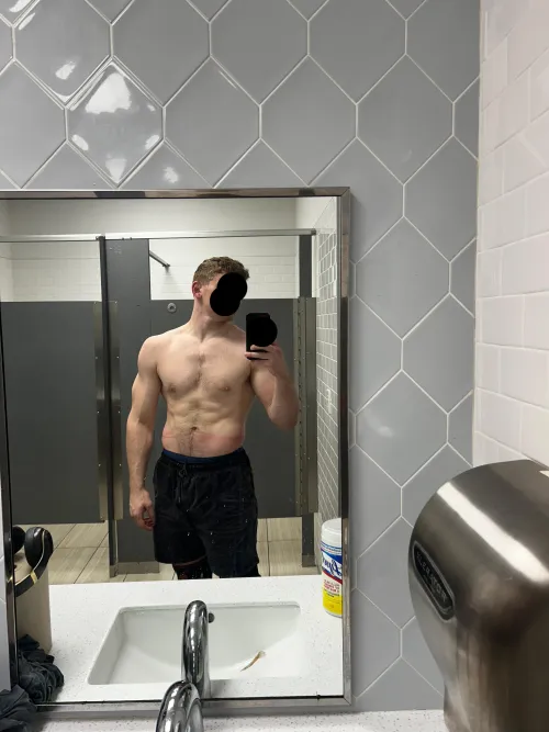 21[M]  wanting to walk IOP or folly with someone and have some fun after Thumbnail