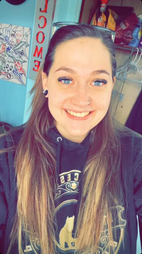 26 [F4M] #Canton - where are the hairy unshaven guys at? 🫣 Thumbnail