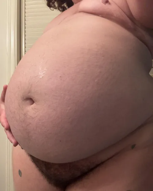 26 week bump of an ftm 🫃 Thumbnail