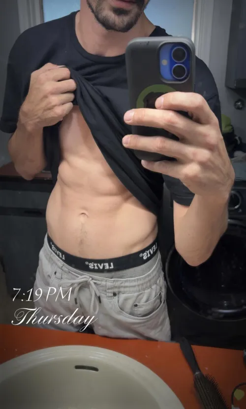 29 [M4F] Fraser valley looking for some fun girls Thumbnail