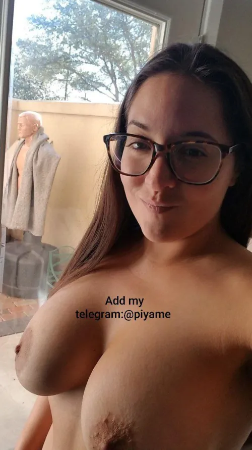 32 Upvote ⬆️ for Secret nudes (yes i actually send) Thumbnail