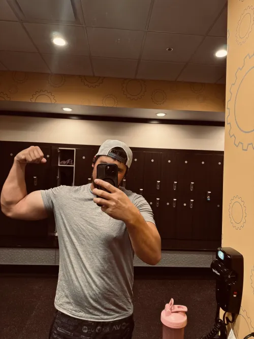 34 M4F or MF Bozeman -  Free tonight. Let’s meet for a drink or something? Thumbnail