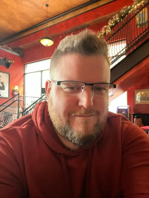 36 M4F Looking to have some fun on the Big Island this weekend. Thumbnail