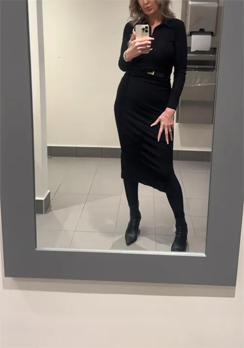 52[F4M] open minded and flexible to use of toys Thumbnail