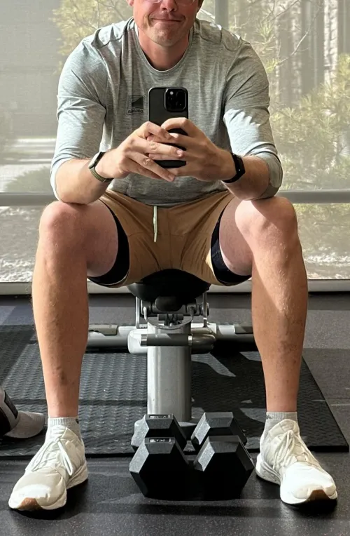 6’6” 34M Tall and Strong Looking for my Kinky Queen Thumbnail