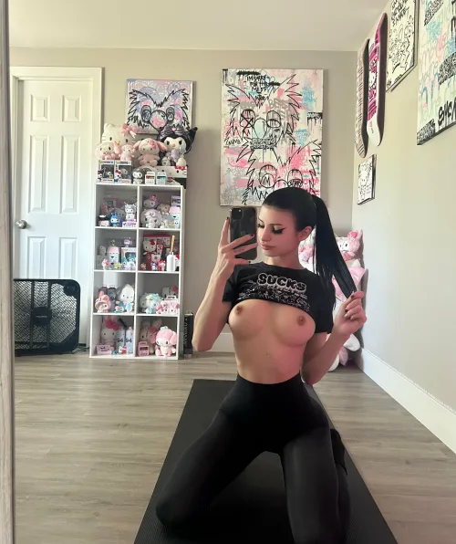 After a hard workout, I am really horny. Who wants to play? Thumbnail