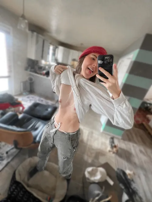 Amazing things happen when I lift my shirt Thumbnail