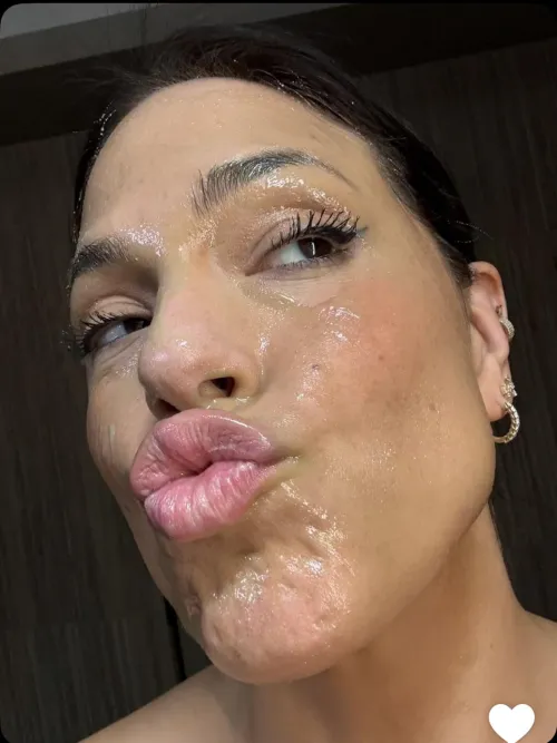 Another facial like photo of Ashley (Snap) Thumbnail