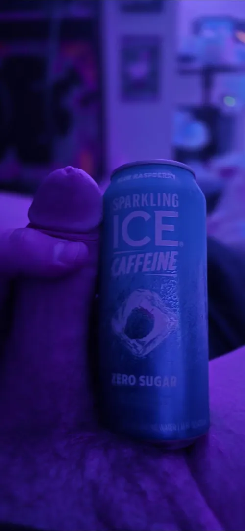 Any ladies wanna smoke and play tonight? Thumbnail