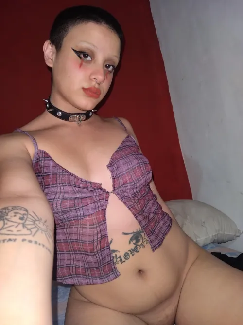 Aquí una peladita Thumbnail