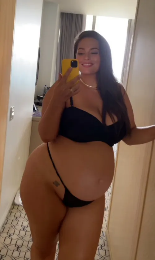 Ashley smiling to our naughty reddit posts Thumbnail