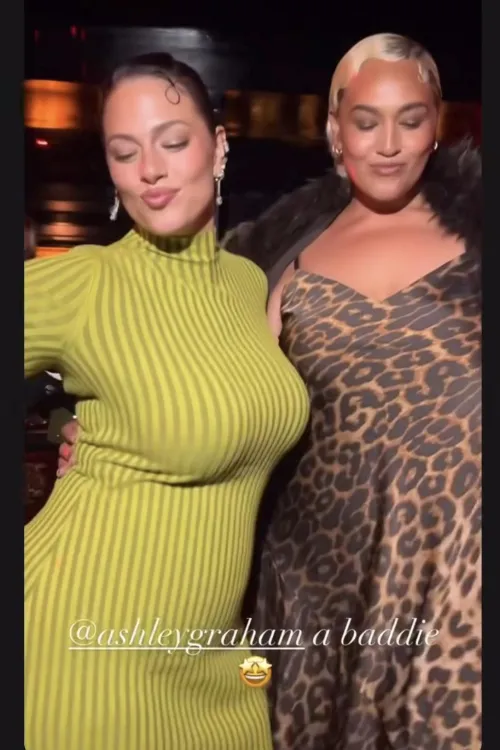 Ashley’s curves on display Thumbnail