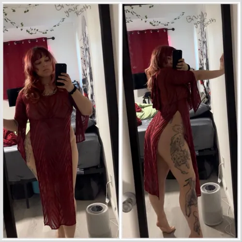 Barely lewd, but I seem to have outgrown my dress 😭 Thumbnail