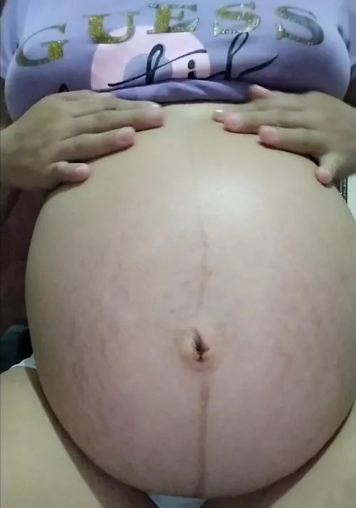 Beautiful big pregnant belly Thumbnail