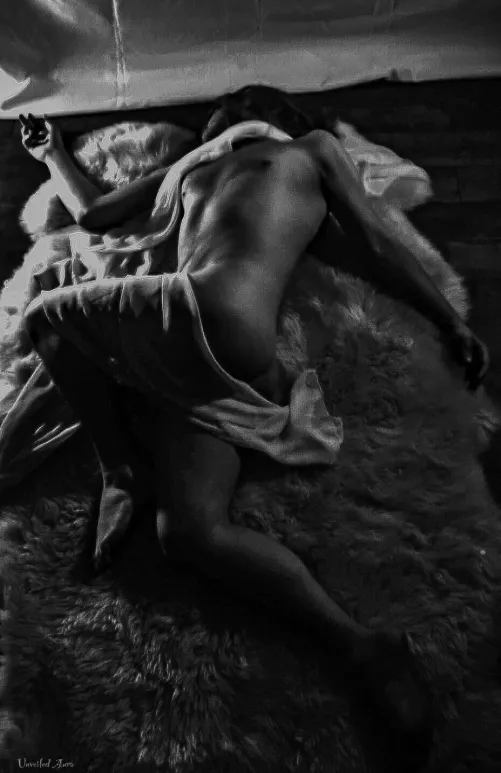 Between wakefulness and dreams, where the body surrenders. Thumbnail