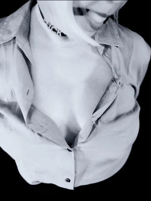 Blonde for a couple hours Thumbnail