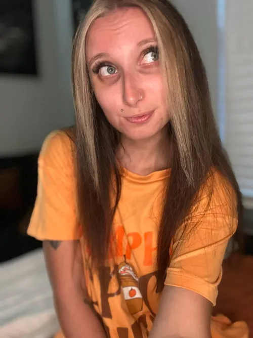 Can I send you nudes… even if you’re married? Yes or no Thumbnail