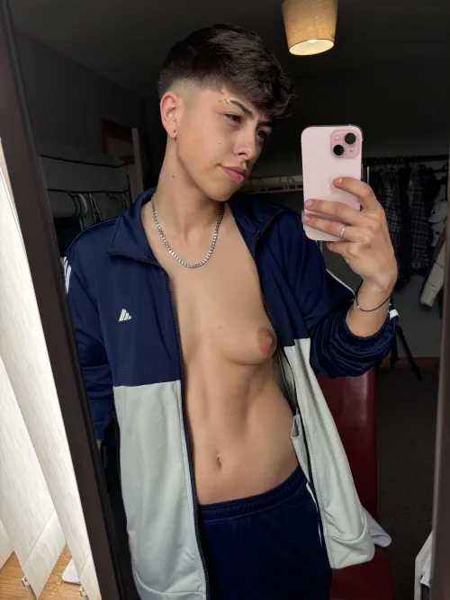 Cheeky nip slip😉 Thumbnail