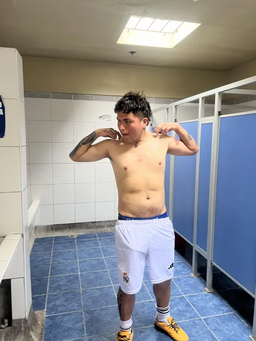 Come and shower with this sweaty soccer player, haha. I need you to wash my back. Thumbnail