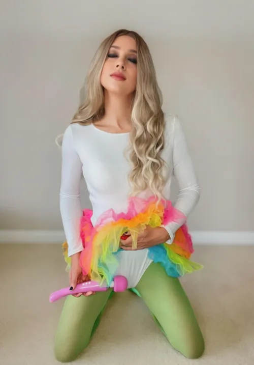 Cumming in my tights and tutu.🤍💚🧡🩷🤍 Thumbnail