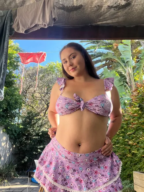 cute outfit but it'd be better on your floor xx Thumbnail