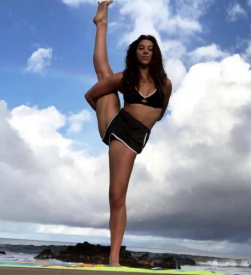 Daily appreciation post of goddess Thumbnail