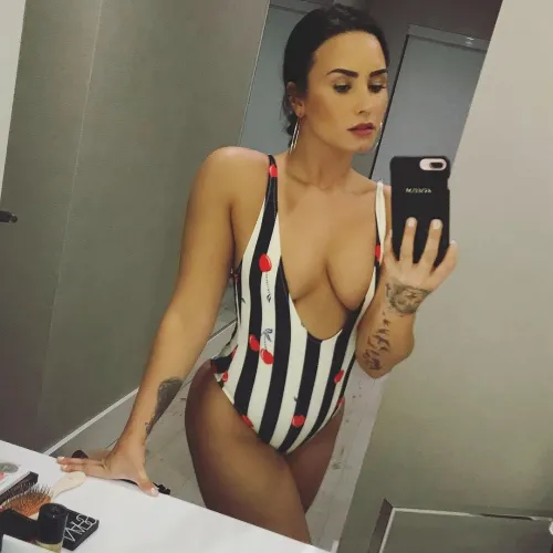 Demi Lovato Thumbnail