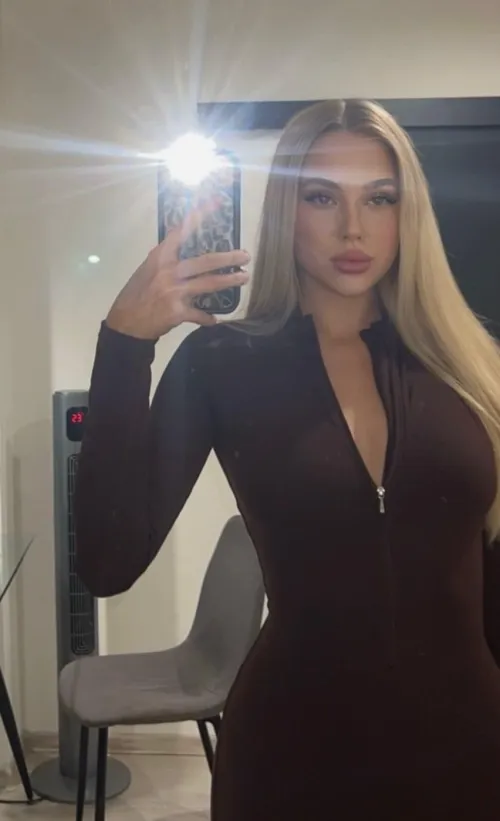 Do I look like sexy in mirror selfie like this 18F Maine Thumbnail