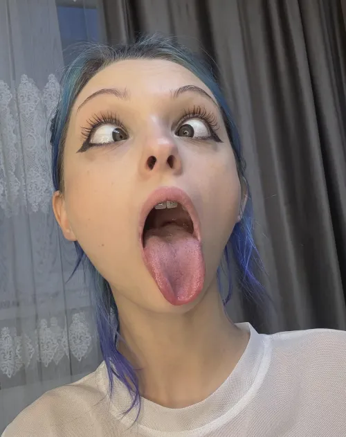 does my ahegao deserve your cum Thumbnail