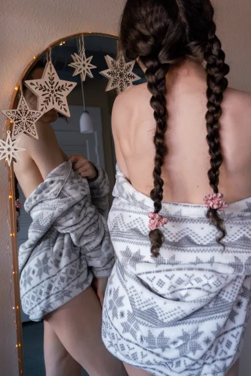 Double braids and cozy winter vibes ✨❄️ Thumbnail