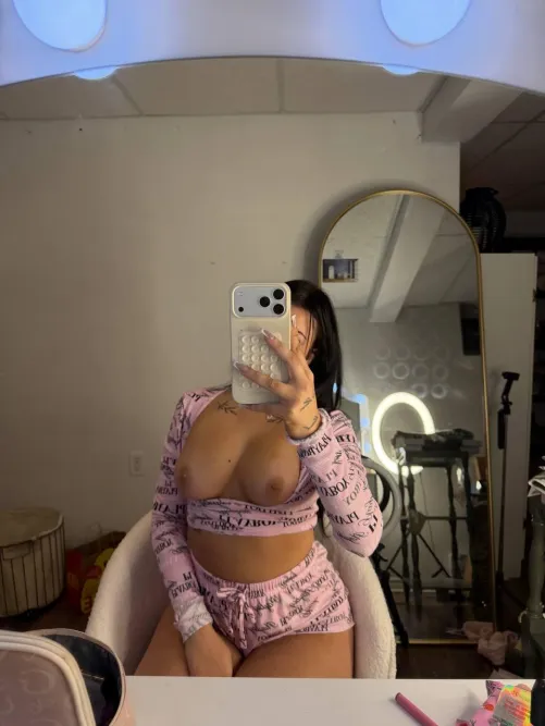 [F] Big chest heaving, paint my tits after you wreck my pussy Thumbnail