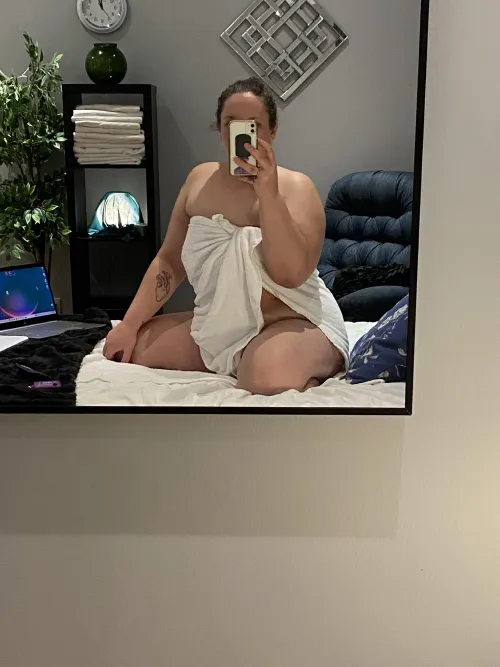 Fresh outta the shower wishing someone would come use me 😈 Thumbnail