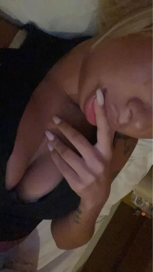 Ge mig lite kärlek så visar jag mina tuttar 😍 Thumbnail