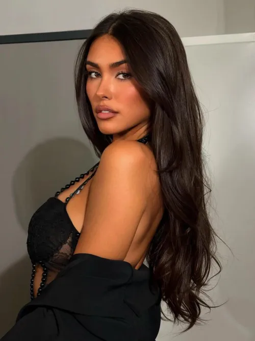 Gorgeous at the VS fashion show Thumbnail