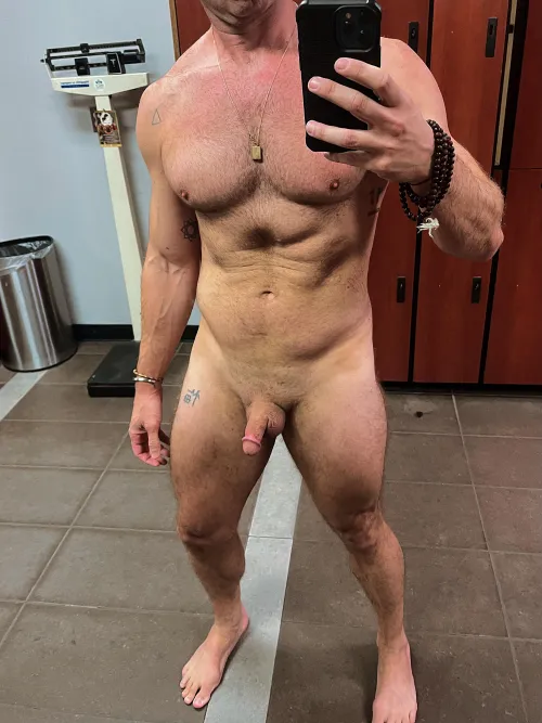 gym nude for my atx friends Thumbnail