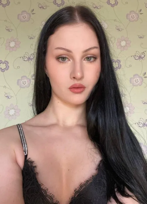 happy 18yo tits to share, do you like em daddy? Thumbnail