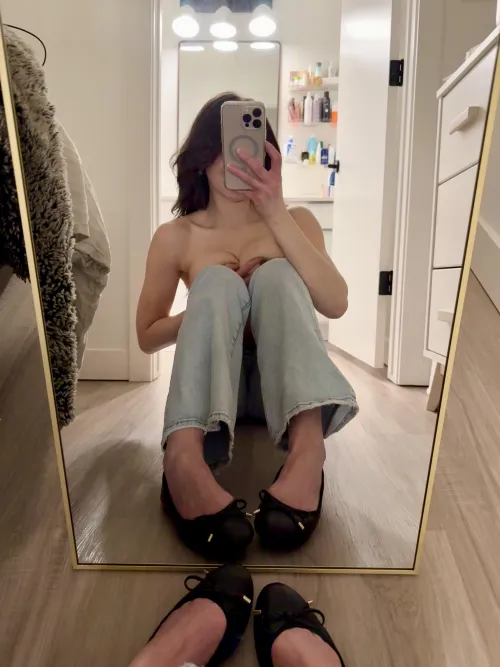 Hey there! I’m Savannah Brooks 🖤 Thumbnail