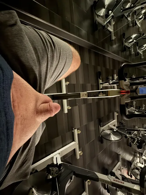 Hitting up the gym this morning! Thumbnail