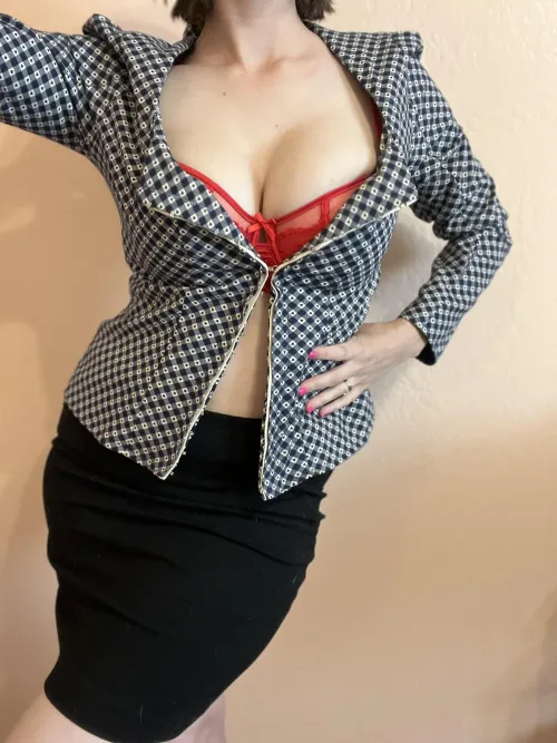 I could be your new receptionist Thumbnail