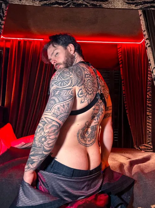 I heard there's a waning moon tonight Thumbnail