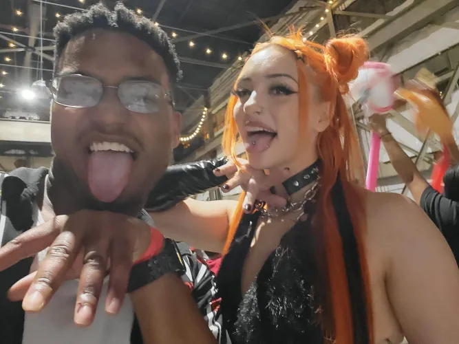 I literally saw my face get cut out of this photo in the forum I had to post this to show yall . If you're asking what she's like she's extremely nice I messed up this picture and she allowed me to retake it for free Thumbnail