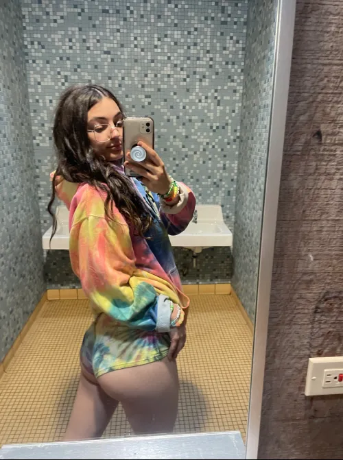 I love a good pair of ass shaking shorts 🍑✨ Thumbnail