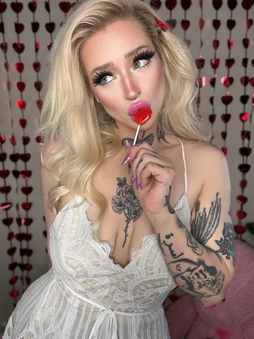 I love sucking it... the lollipop too Thumbnail