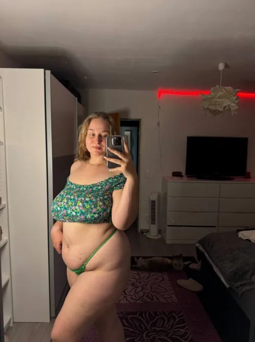 I think it needs more stuffing, I want it to reach the bed Thumbnail