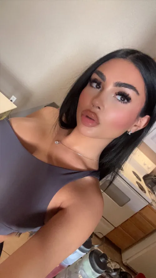 if you want nudes sayy yes and ill sendd you (no kidding) Thumbnail