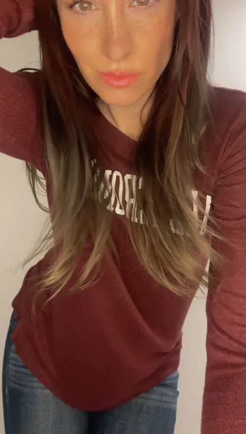 If you would actually fuck the shit out of a 31yo, how old are you? 💦🥵 Thumbnail