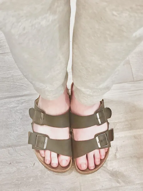 I’ll leave my toes out for you guys Thumbnail