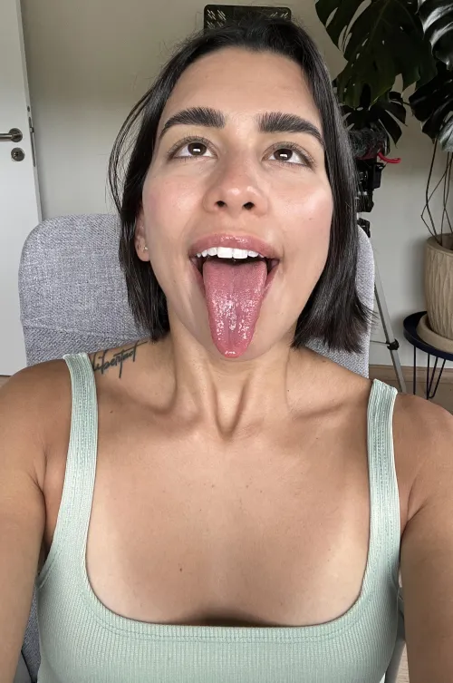 Im just a girl with a top tier ahegao face Thumbnail